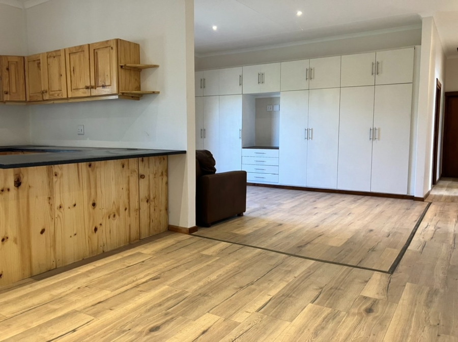 To Let 2 Bedroom Property for Rent in Hoekwil Western Cape